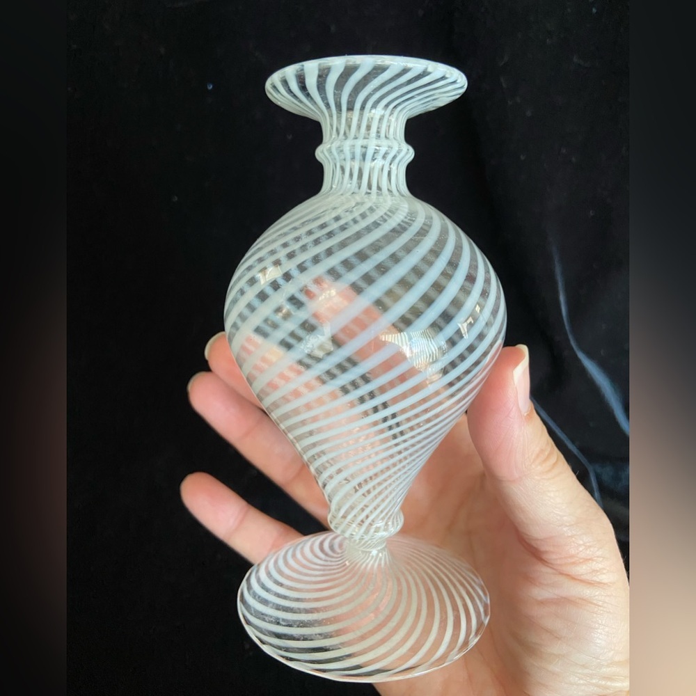 Delicate Art Glass Hand Blown Venetian Vase White Swirl - Picture 4 of 7